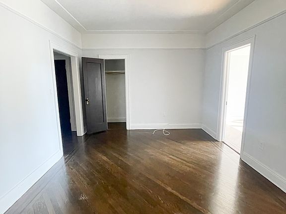 2nd image of 1923 Ditmars Blvd APT 2A