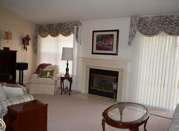 3rd image of 41524 Belden Cir #1