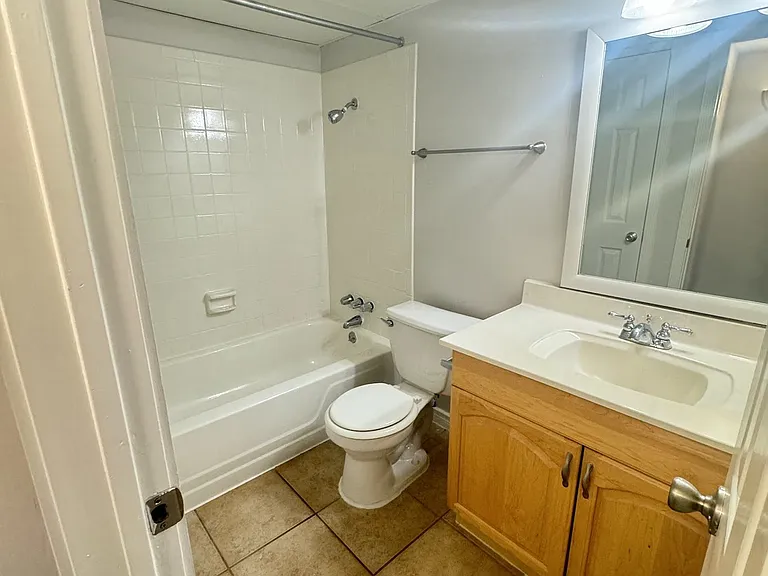 Le Montreaux Apartments — Photo 44