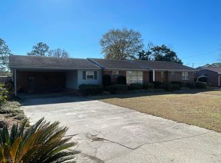 49 Burketts Ferry Rd, Hazlehurst, GA 31539