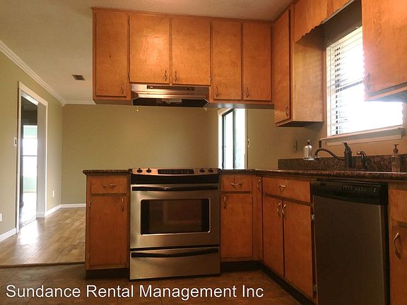 2nd image of 1000 Quail Hollow Dr