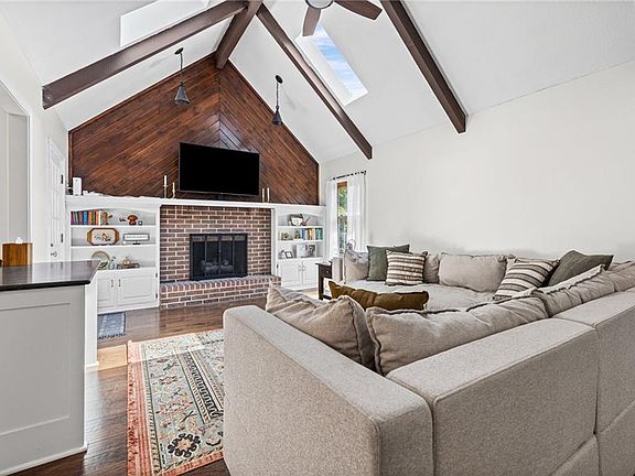 3rd image of 507 SE Adobe Dr