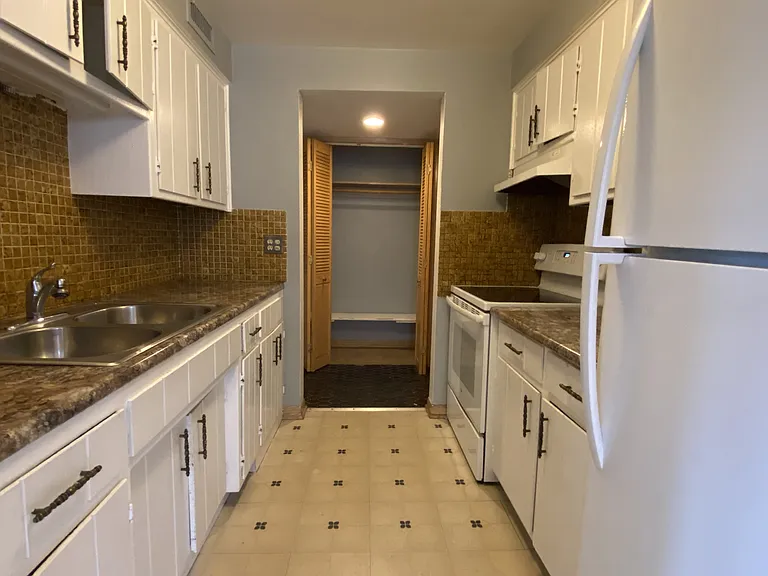 7035 W Irving Park Rd #2S — Photo 2