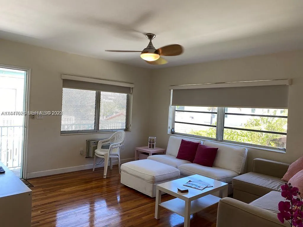 1 bed, 650 sqft, $1,800 — Photo 2