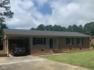 903 N Jasper St, Clinton, NC 28328