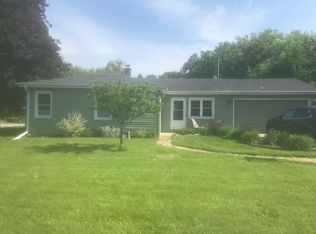 6000 N Apple Blossom Ln, Glendale, WI 53217