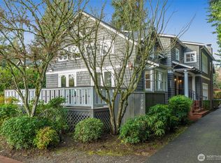 7626 NE 8th St, Medina, WA 98039