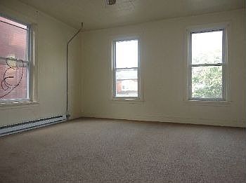 3rd image of 921 N 18th St