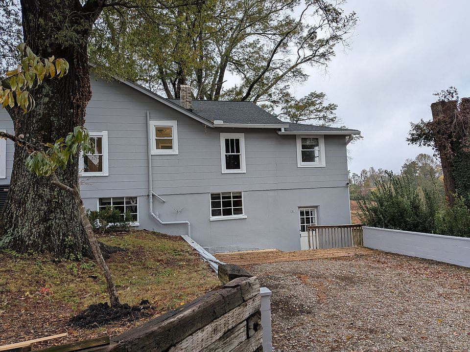 Door on lower level on right - totally seperate and not connected to house upstairs