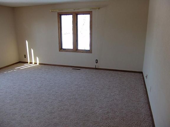 2nd image of 1525 Riverview Dr