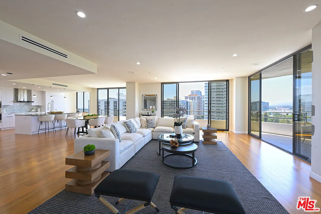 10601 Wilshire Blvd — Photo 2