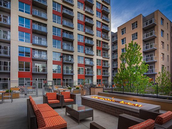 Domain Apartments in Downtown Madison, Wisconsin. Luxury studio, 1 bedroom, 1 bedroom + Den, and 2 bedroom apartments.