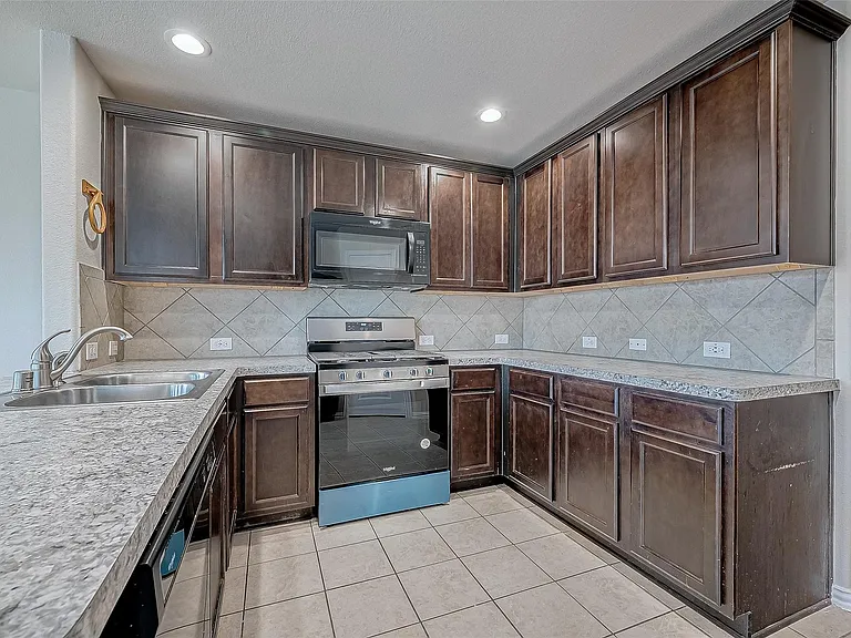 3406 Water Lilly Way — Photo 16