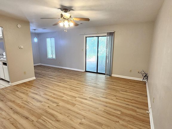 3rd image of 3687 Donovan Dr #B