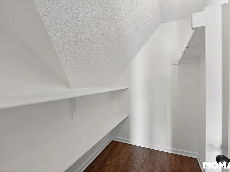 4886 Fox Springs Dr — Photo 22