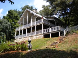 445 Chalet Dr, Franklin, NC 28734