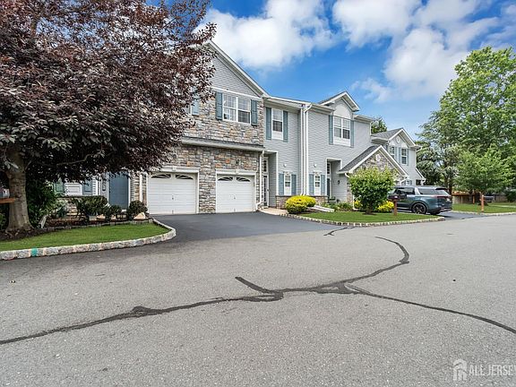 3rd image of 27 Hanna Ln