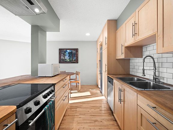 5th image of 1549 Kitchener St #104