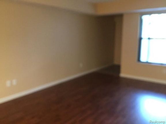 3rd image of 19255 Surrey Ln