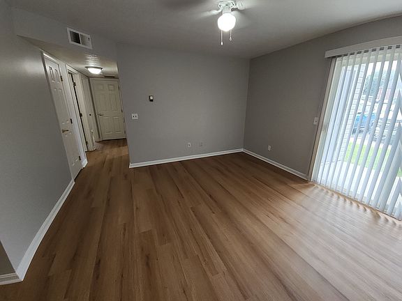4th image of 4101 Blue Lick Ct #2