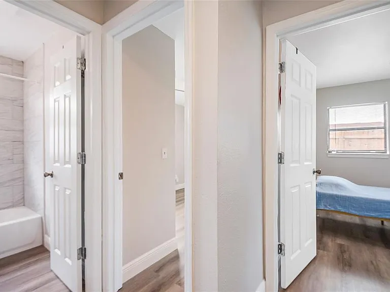 211 Woodmere Blvd — Photo 18