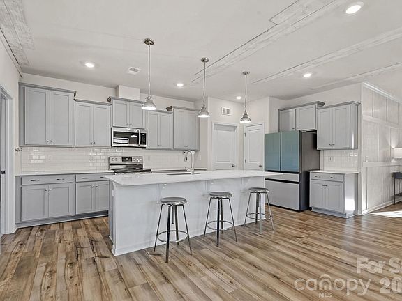 3rd image of 6499 Gopher Rd