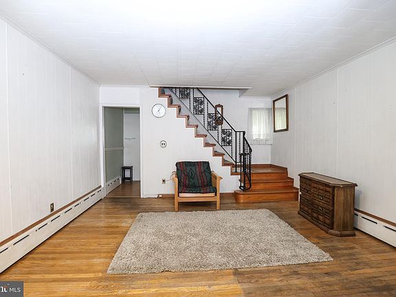 3rd image of 320 W New York St