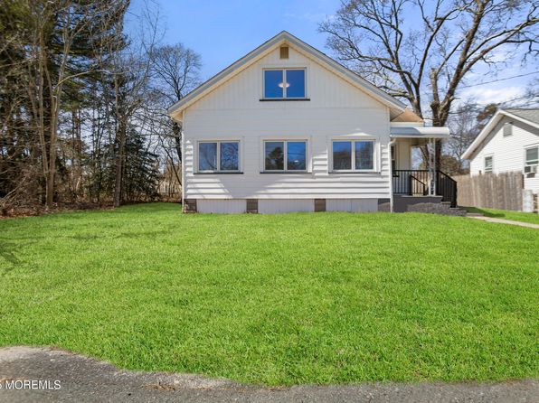 408 Arlington Avenue N, Bayville, NJ 08721