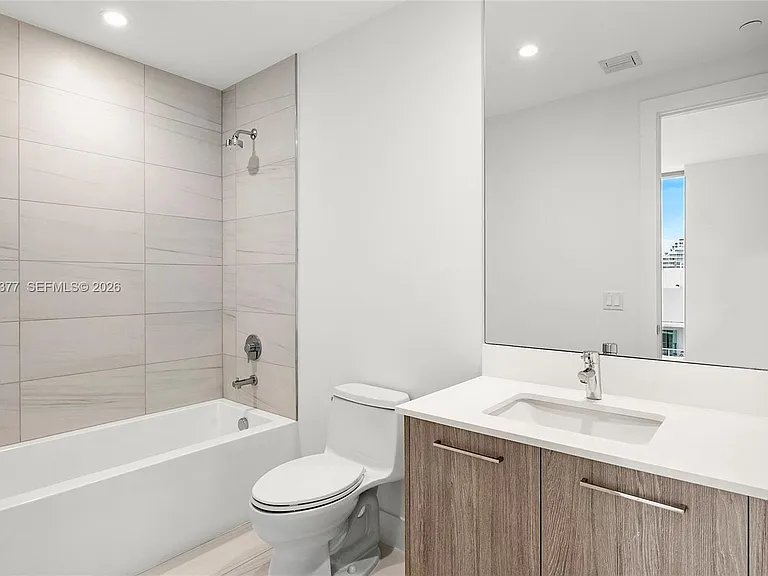 151 N Seabreeze #1003-E-1003 — Photo 30