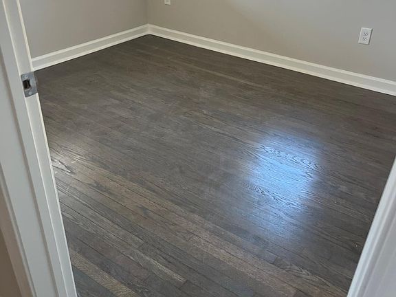 3rd image of 712 Longwood Ave