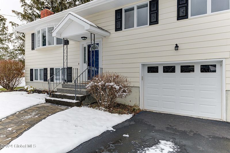 2nd image of 27 Sage Road