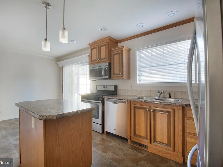 121 Bluebell Dr #11 — Photo 11