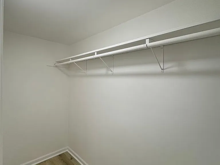2205 Hathaway Dr — Photo 16