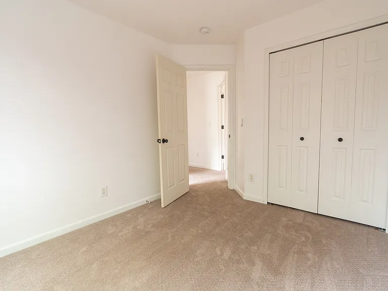 1395 Roseville Dr — Photo 31