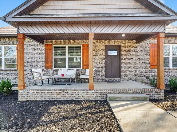 5th image of 634 S Tunnel Rd