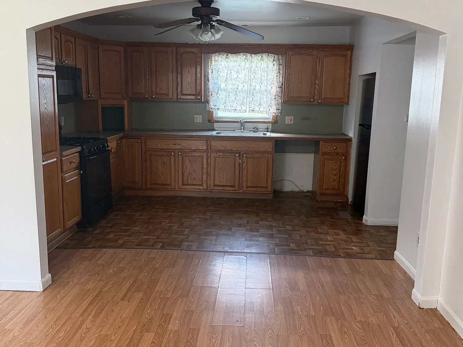 3 bed, 1014 sqft, $1,500 — Photo 3