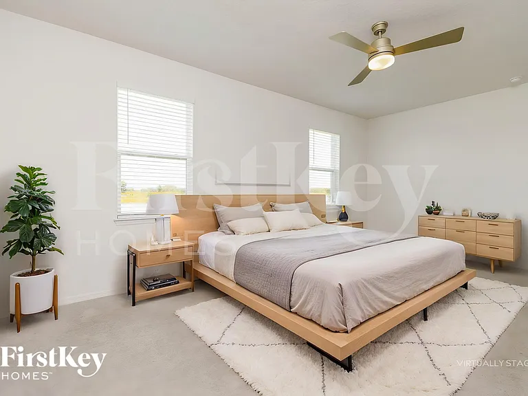 1630 Isleta Loop — Photo 9