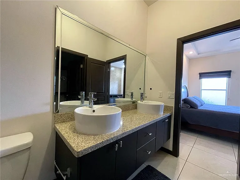 4217 Colbath Ave #430-A — Photo 16