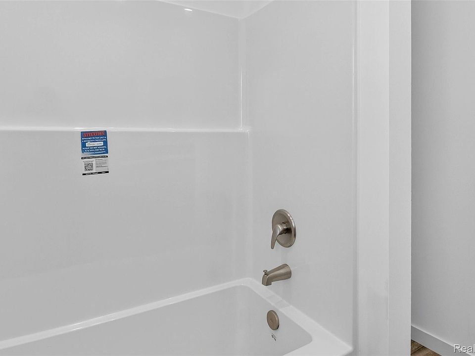 7559 Packard Ave, photo 26
