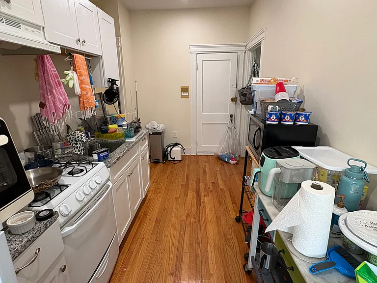 215 Harvard Ave #7 — Photo 4