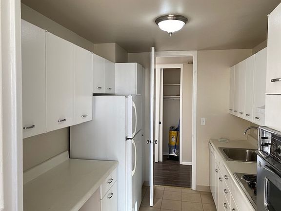 4th image of 4800 S Chicago Beach Dr APT 2007N
