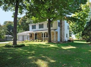 1365 Maplewood Dr, Long Lake, MN 55356