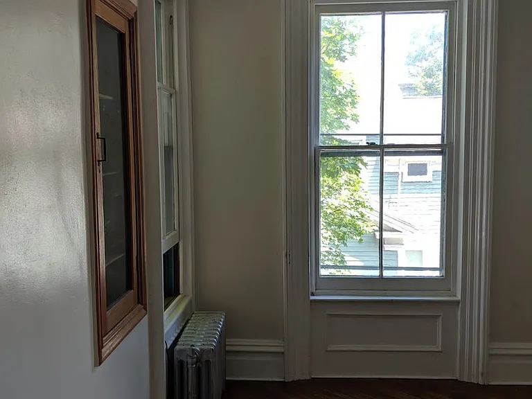 125 W Green St — Photo 9