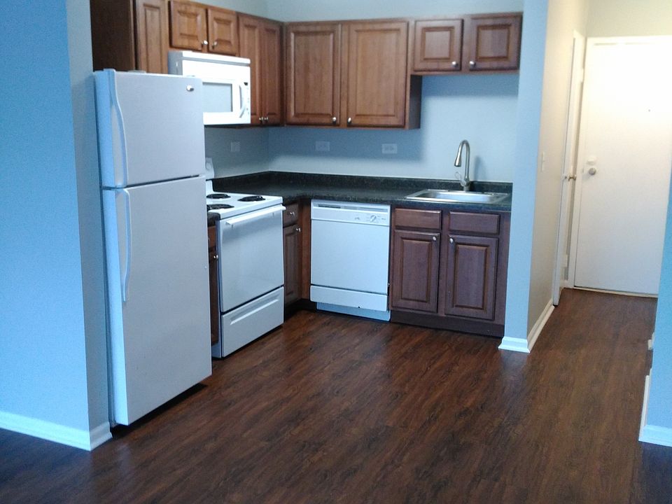 1st image of 155 Walnut Dr APT 112B