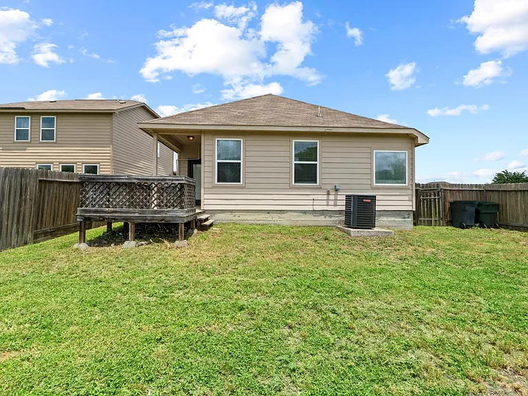 148 Isabel Ln — Photo 31