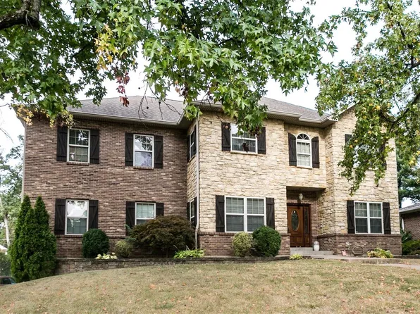 9847 Crestwick Dr, Saint Louis, MO 63128