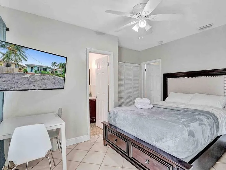 326 Walnut St — Photo 10