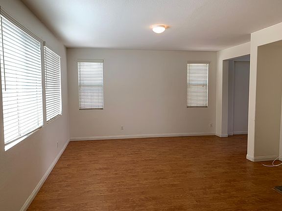 4th image of 13823 Plantain St