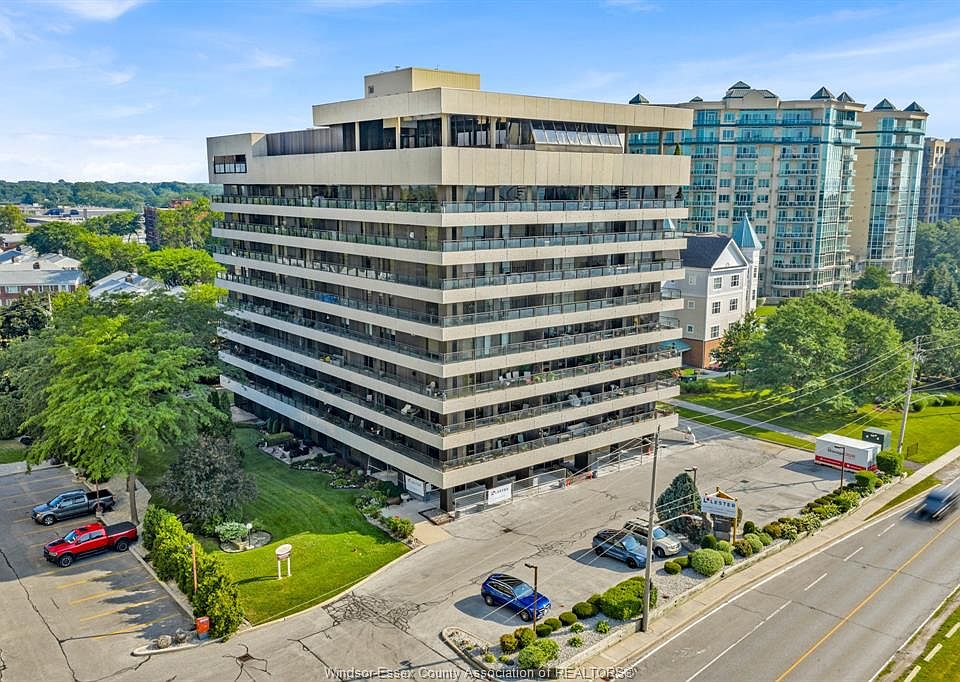 1st image of 5125 Riverside Dr E #202