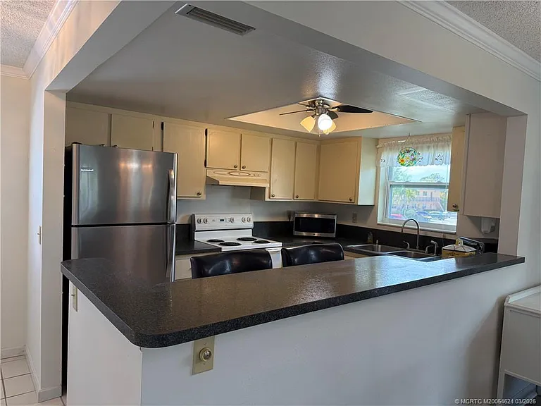 2950 SE Ocean Blvd #4 — Photo 8